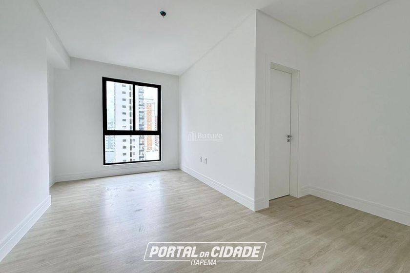 Apartamento &agrave; venda - 206m&sup2; - Meia Praia