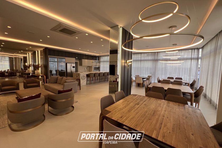 Apartamento &agrave; venda - 145m&sup2; - Meia Praia