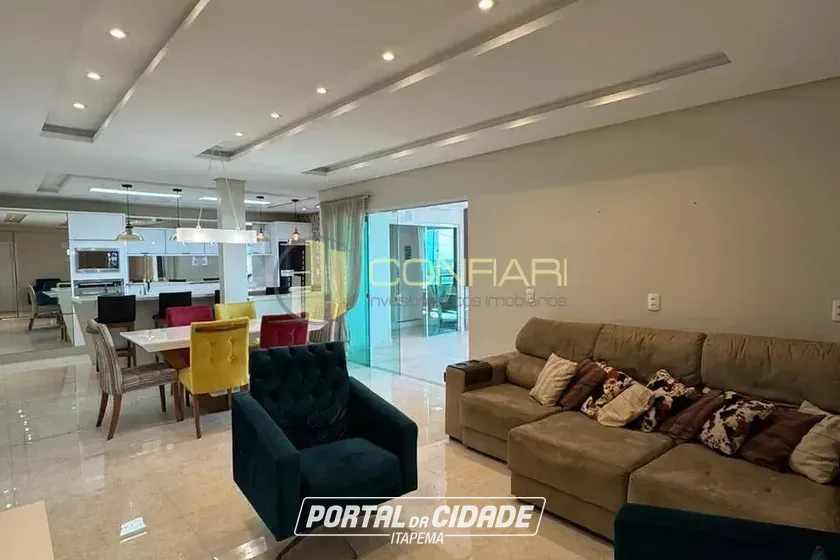 Casa &agrave; venda - 340m&sup2; - Meia Praia