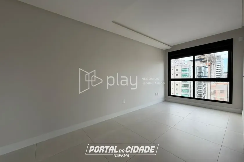 Apartamento &agrave; venda - 141m&sup2; - Meia Praia