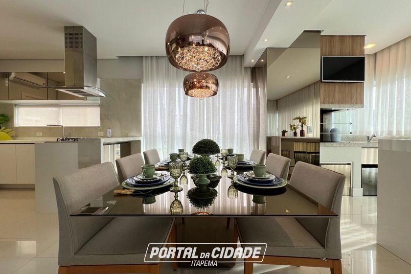 Apartamento &agrave; venda - 153m&sup2; - Meia Praia