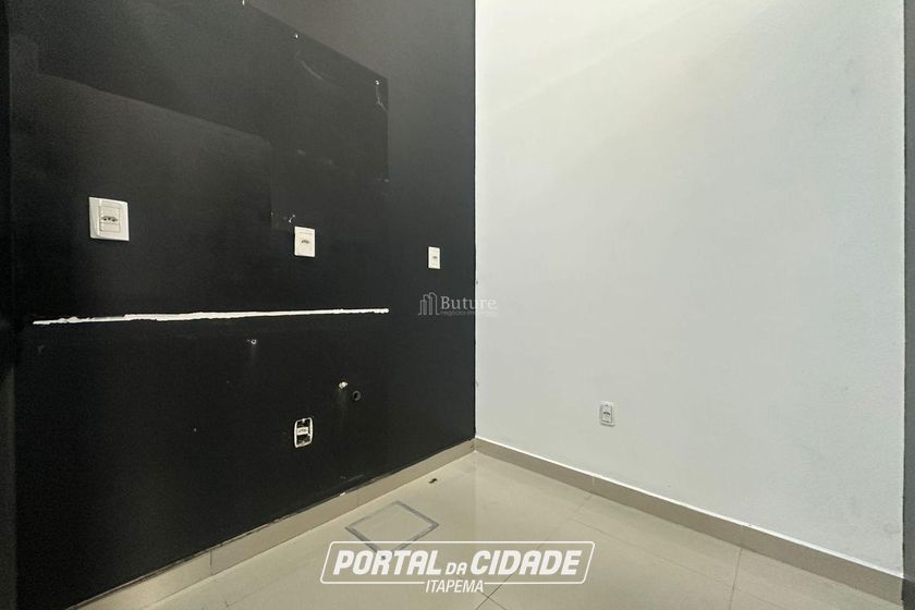 Sala Comercial &agrave; venda - 512m&sup2; - Meia Praia