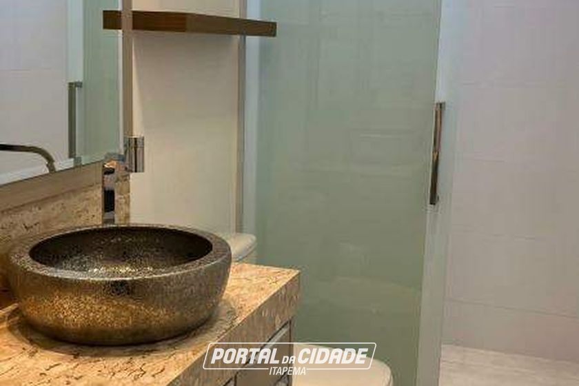 Apartamento para alugar - 200m&sup2; - Meia Praia