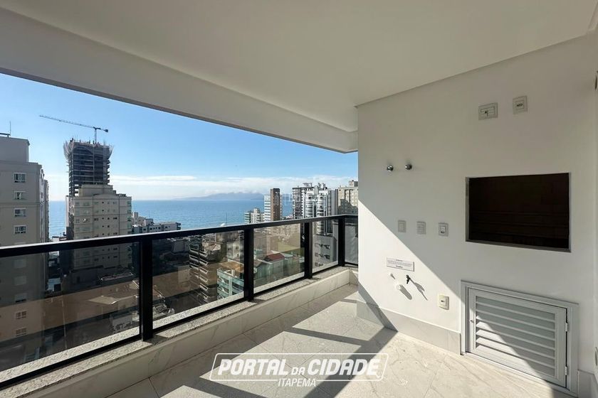 Apartamento &agrave; venda - 180m&sup2; - Meia Praia