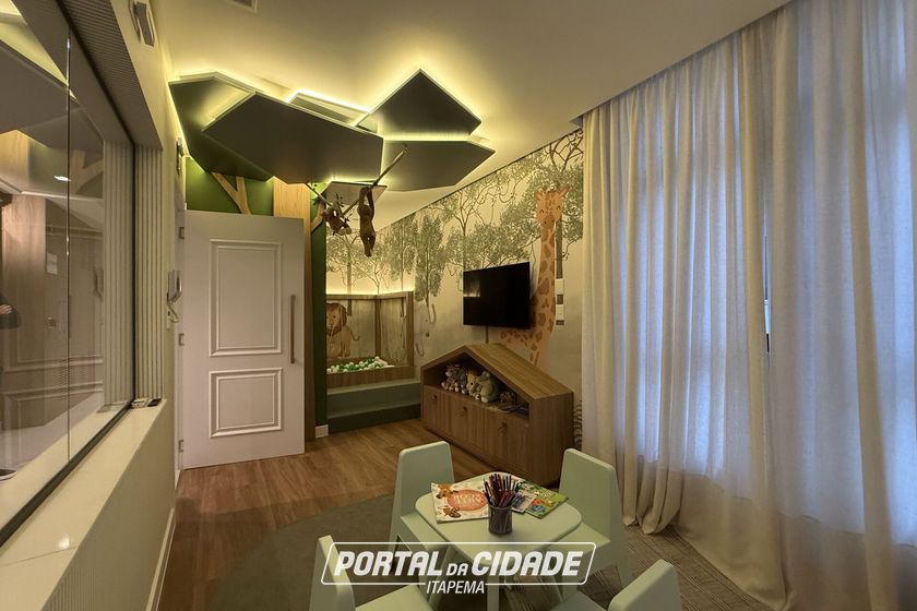 Apartamento &agrave; venda - 136m&sup2; - Meia Praia