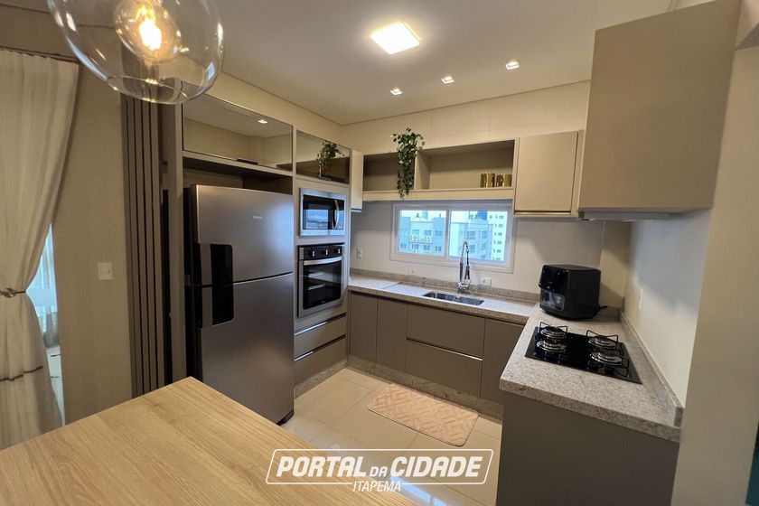 Apartamento &agrave; venda - 135m&sup2; - Meia Praia