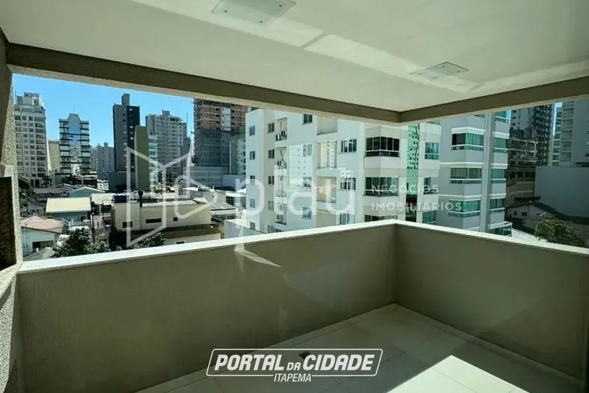 Apartamento &agrave; venda - 100m&sup2; - Meia Praia
