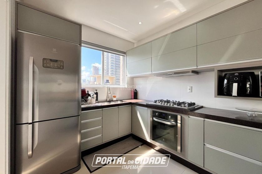 Apartamento &agrave; venda - 148m&sup2; - Meia Praia