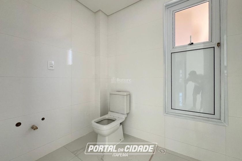 Apartamento &agrave; venda - 159m&sup2; - Meia Praia