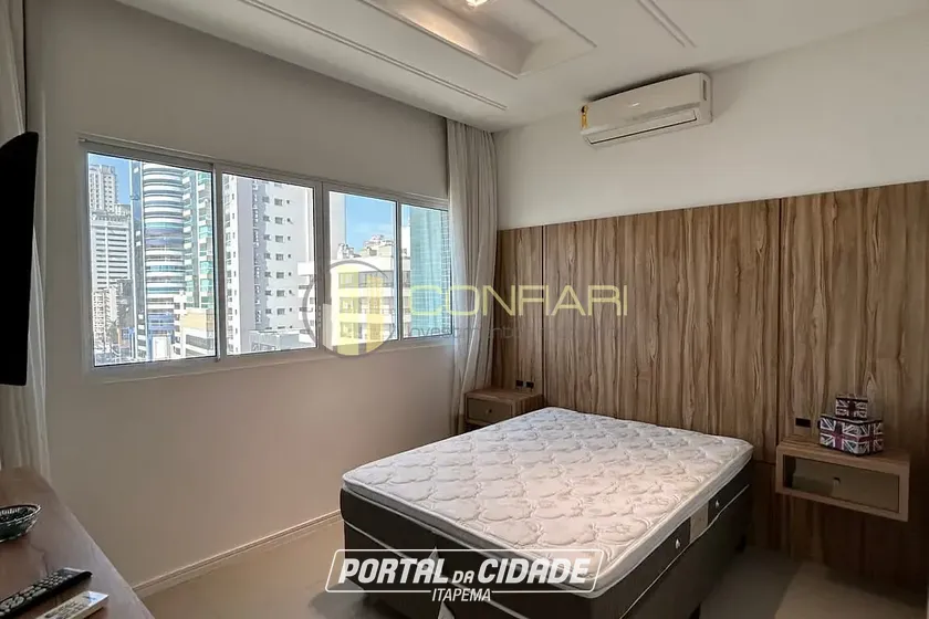 Apartamento &agrave; venda - 131m&sup2; - Meia Praia