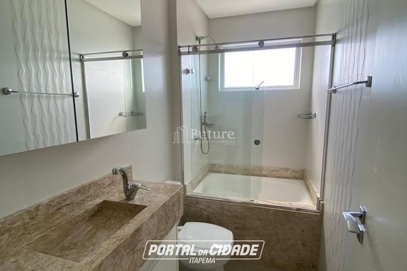 Apartamento &agrave; venda - 190m&sup2; - Meia Praia
