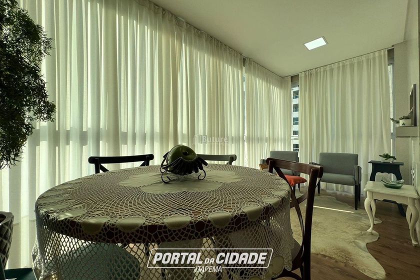 Apartamento &agrave; venda - 126m&sup2; - Meia Praia