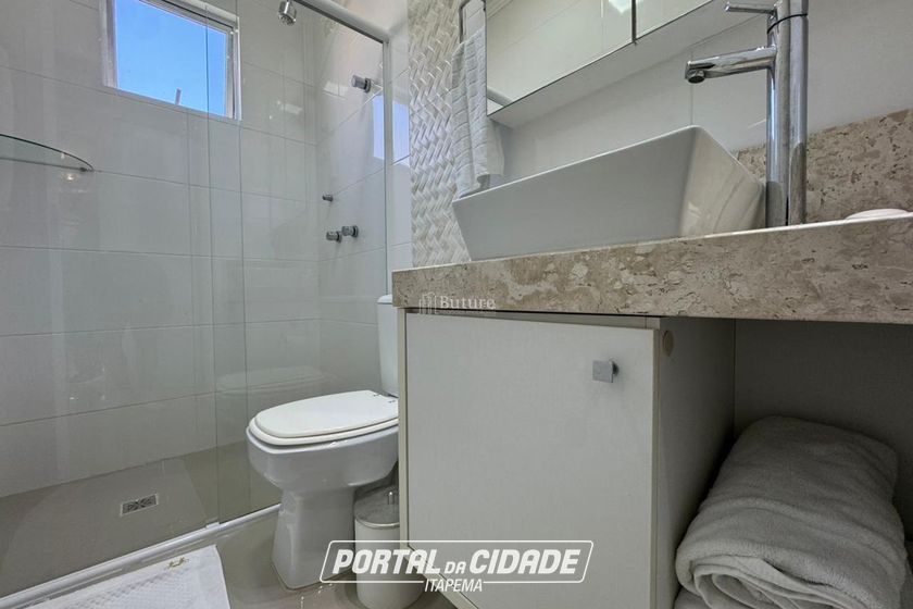 Apartamento &agrave; venda - 180m&sup2; - Meia Praia