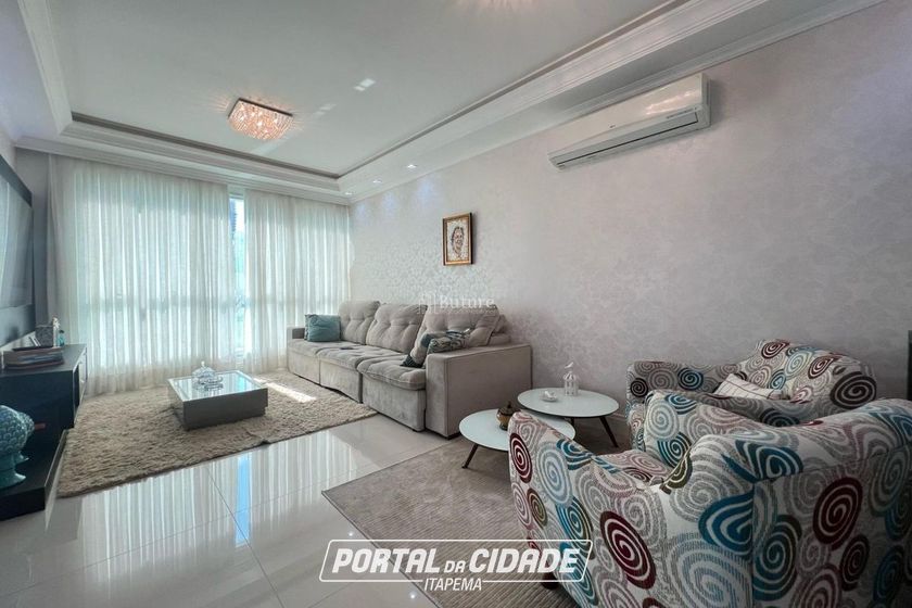 Apartamento &agrave; venda - 171m&sup2; - Meia Praia