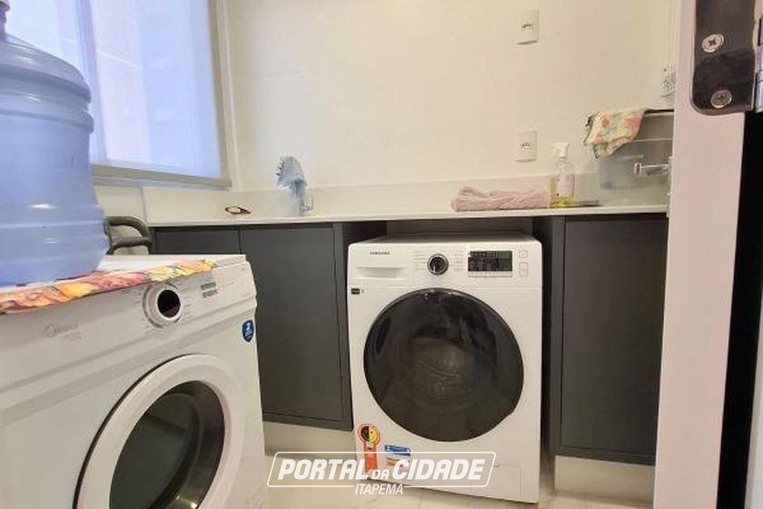 Apartamento para alugar - 132m&sup2; - Meia Praia