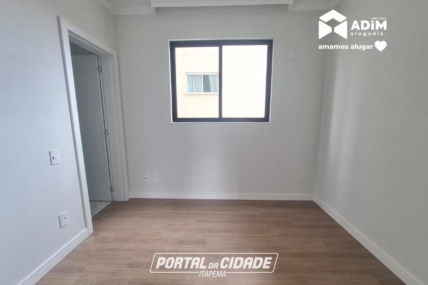 Apartamento para alugar - 110m&sup2; - Meia Praia
