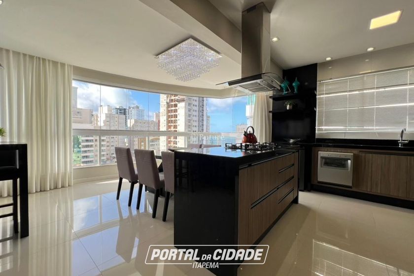 Apartamento &agrave; venda - 148m&sup2; - Meia Praia