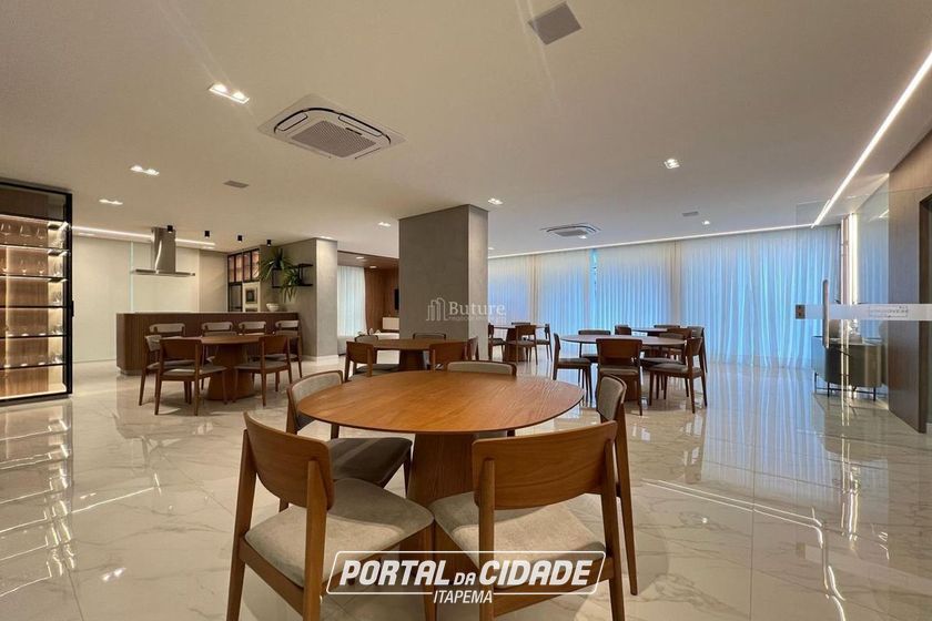 Apartamento &agrave; venda - 159m&sup2; - Meia Praia