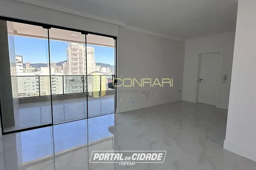 Apartamento &agrave; venda - 135m&sup2; - meia praia
