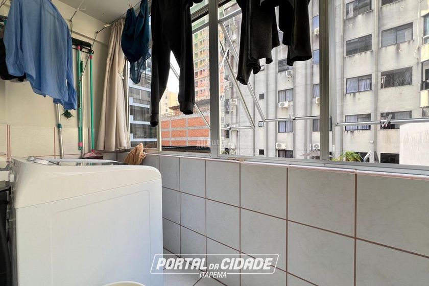 Apartamento &agrave; venda - 140m&sup2; - Meia Praia