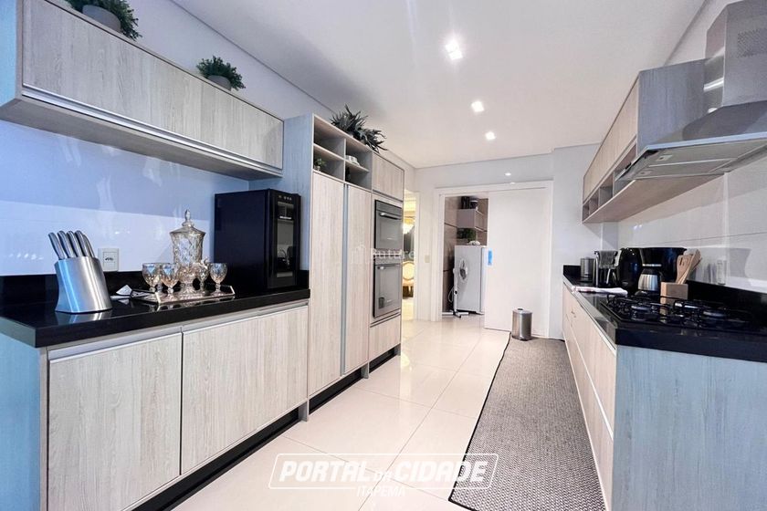 Apartamento &agrave; venda - 320m&sup2; - Meia Praia