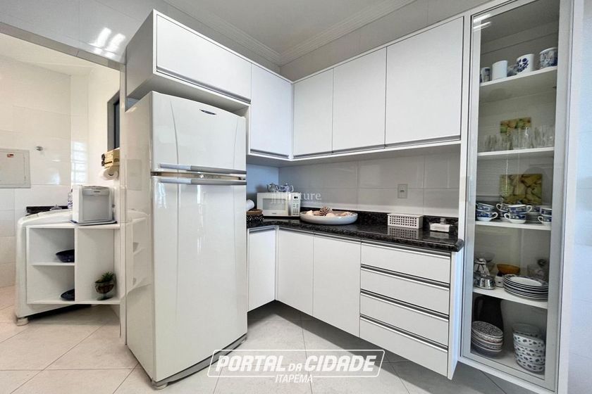 Apartamento &agrave; venda - 170m&sup2; - Meia Praia