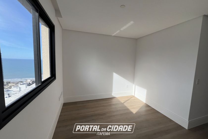 Apartamento &agrave; venda - 185m&sup2; - Meia Praia