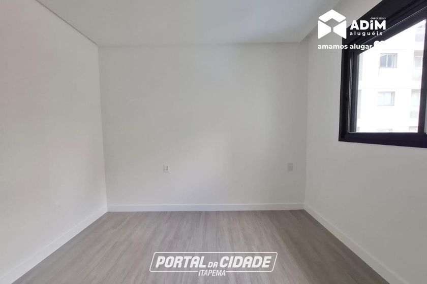 Apartamento para alugar - 132m&sup2; - Meia Praia