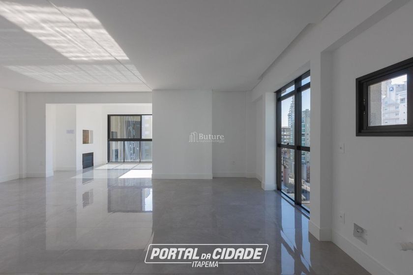 Apartamento &agrave; venda - 198m&sup2; - Meia Praia