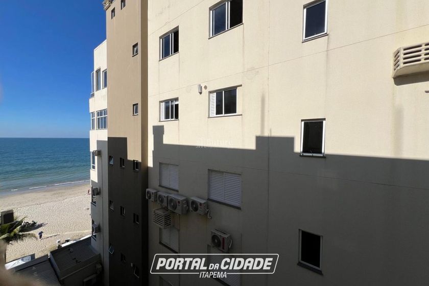 Apartamento &agrave; venda - 160m&sup2; - Meia Praia
