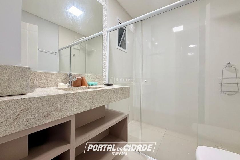 Apartamento &agrave; venda - 170m&sup2; - Meia Praia