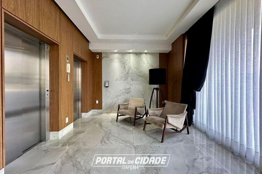 Apartamento &agrave; venda - 190m&sup2; - Meia Praia