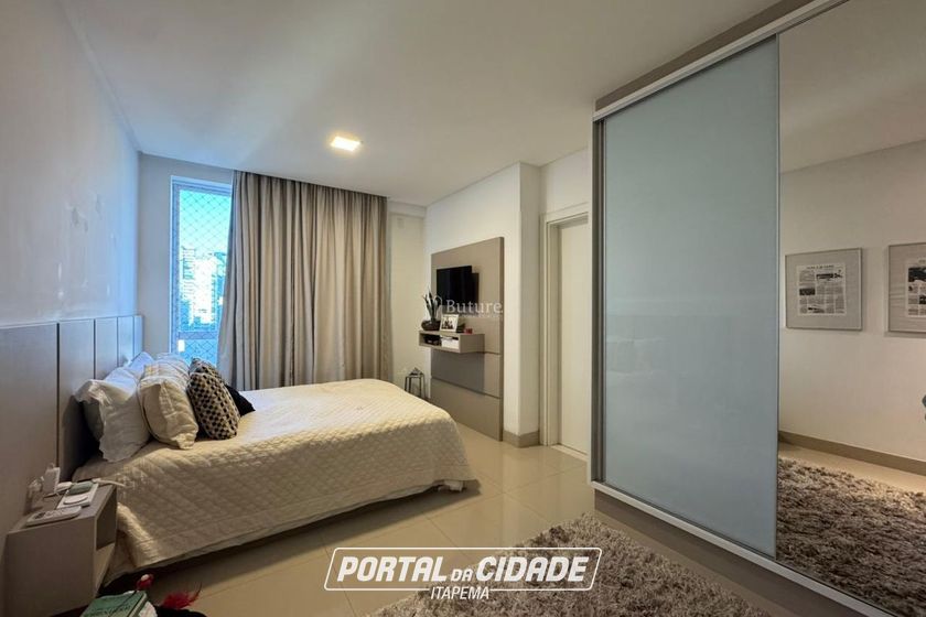 Apartamento &agrave; venda - 155m&sup2; - Meia Praia