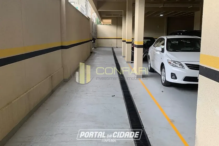 Apartamento para alugar - 95m&sup2; - Meia Praia