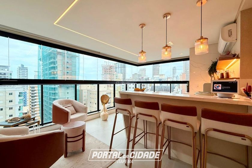 Apartamento &agrave; venda - 182m&sup2; - Meia Praia