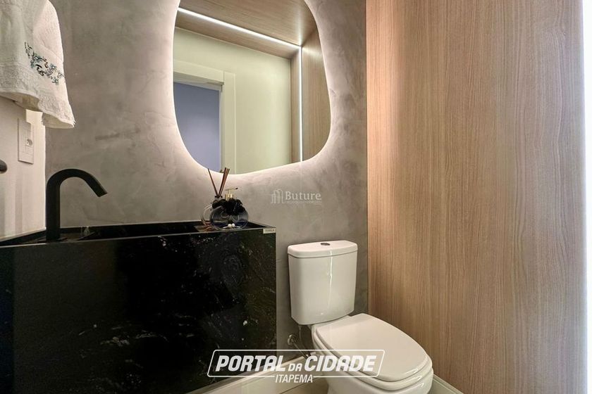 Apartamento &agrave; venda - 127m&sup2; - Meia Praia