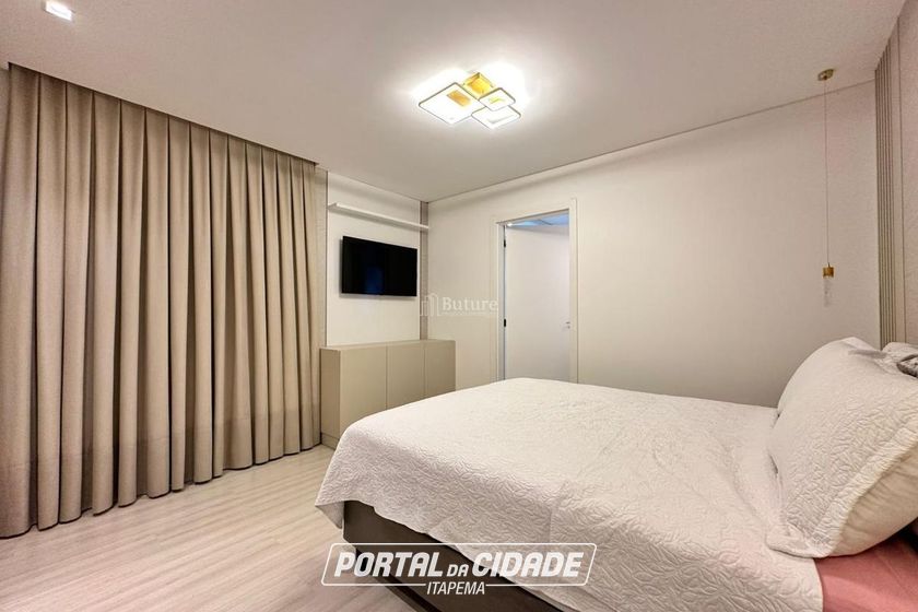 Apartamento &agrave; venda - 129m&sup2; - Meia Praia