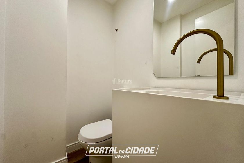 Apartamento &agrave; venda - 240m&sup2; - Meia Praia