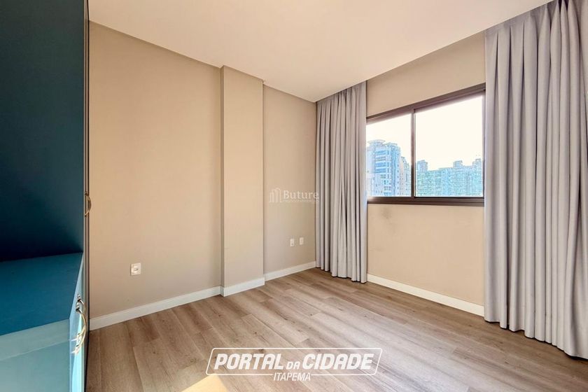 Apartamento &agrave; venda - 114m&sup2; - Meia Praia