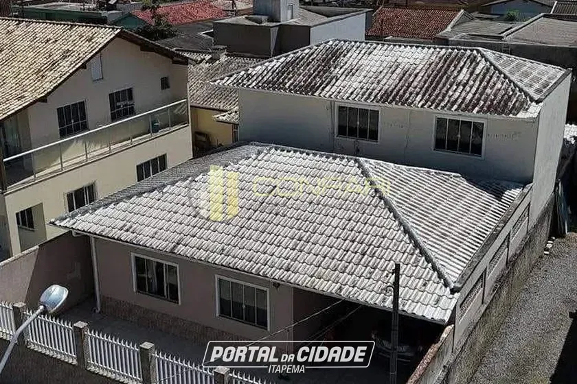 Casa &agrave; venda - 250m&sup2; - Casa Branca