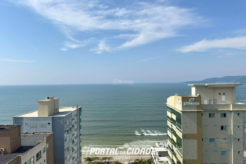 Apartamento &agrave; venda - 130m&sup2; - Meia Praia