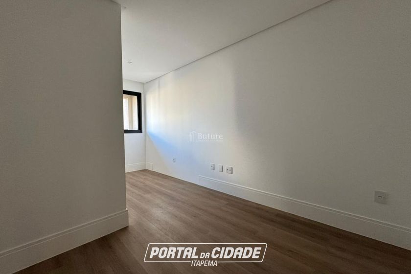 Apartamento &agrave; venda - 185m&sup2; - Meia Praia