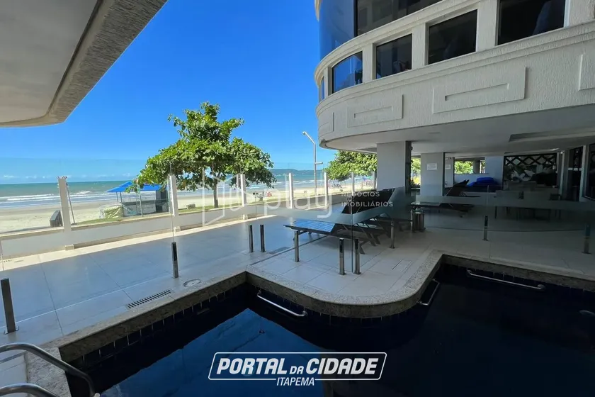 Apartamento &agrave; venda - 170m&sup2; - Meia Praia