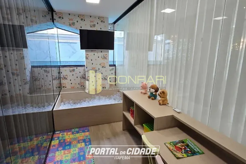 Apartamento &agrave; venda - 105m&sup2; - Meia Praia