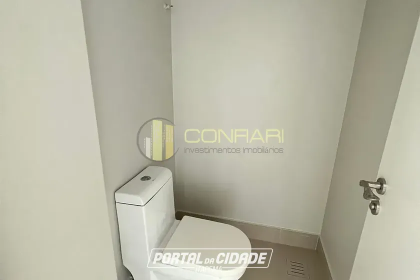 Apartamento &agrave; venda - 240m&sup2; - Meia Praia