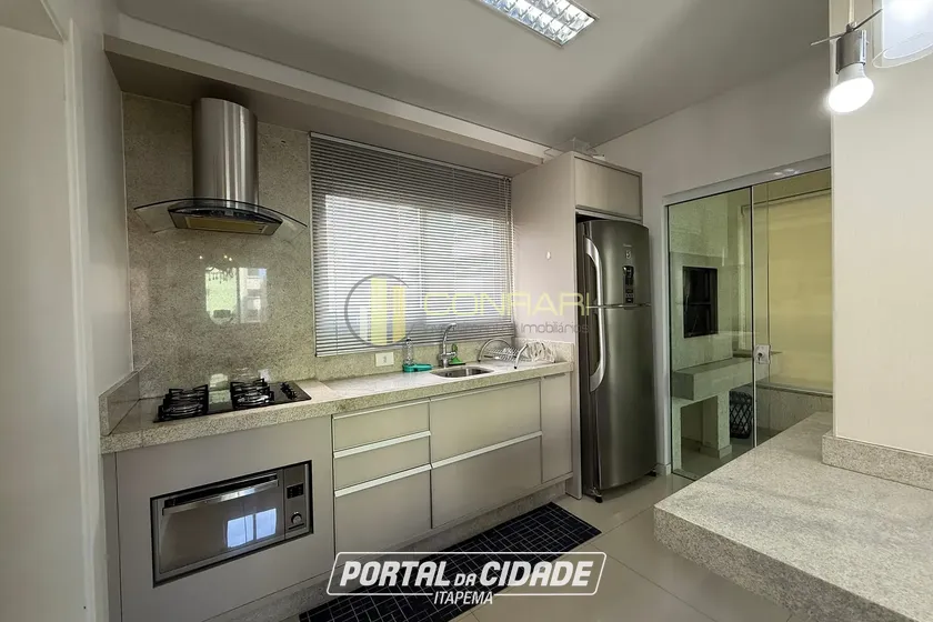 Apartamento &agrave; venda - 123m&sup2; - Meia Praia