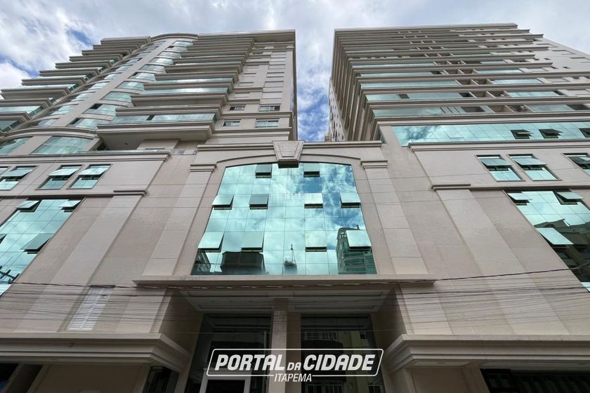 Apartamento &agrave; venda - 209m&sup2; - Centro