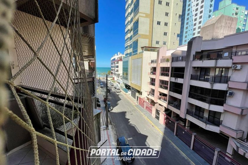 Apartamento &agrave; venda - 121m&sup2; - Meia Praia