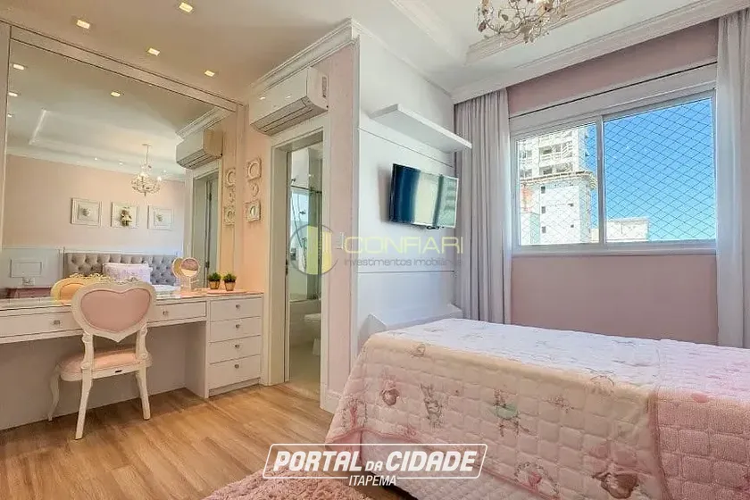 Apartamento &agrave; venda - 251m&sup2; - Meia Praia