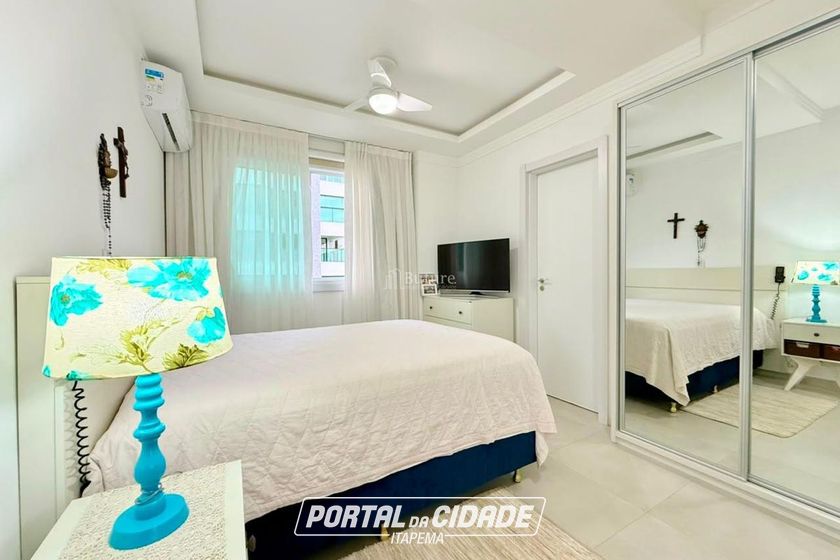 Apartamento &agrave; venda - 120m&sup2; - Meia Praia